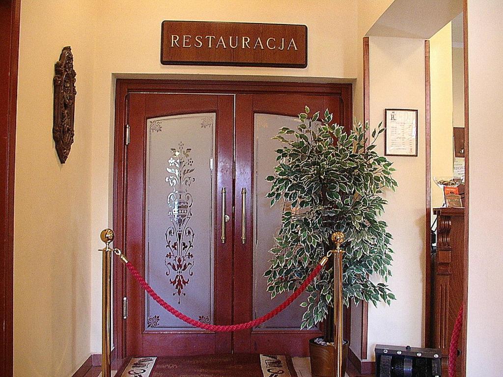 Hotel Regius Ополе Екстериор снимка